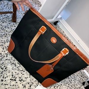 Dooney and Bourke large black tote bag + matching shoulder strap